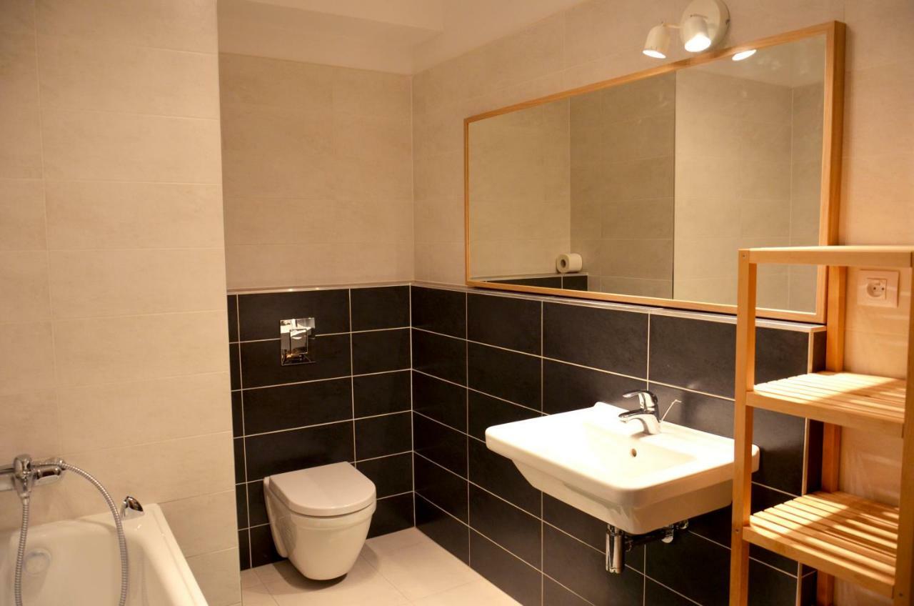Brand New Apartment. Parking Spot Included! Bratislava Esterno foto