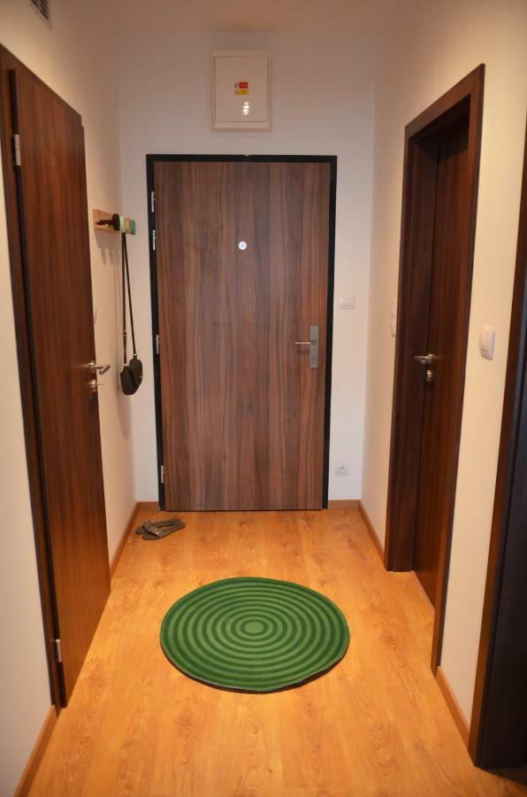 Brand New Apartment. Parking Spot Included! Bratislava Esterno foto
